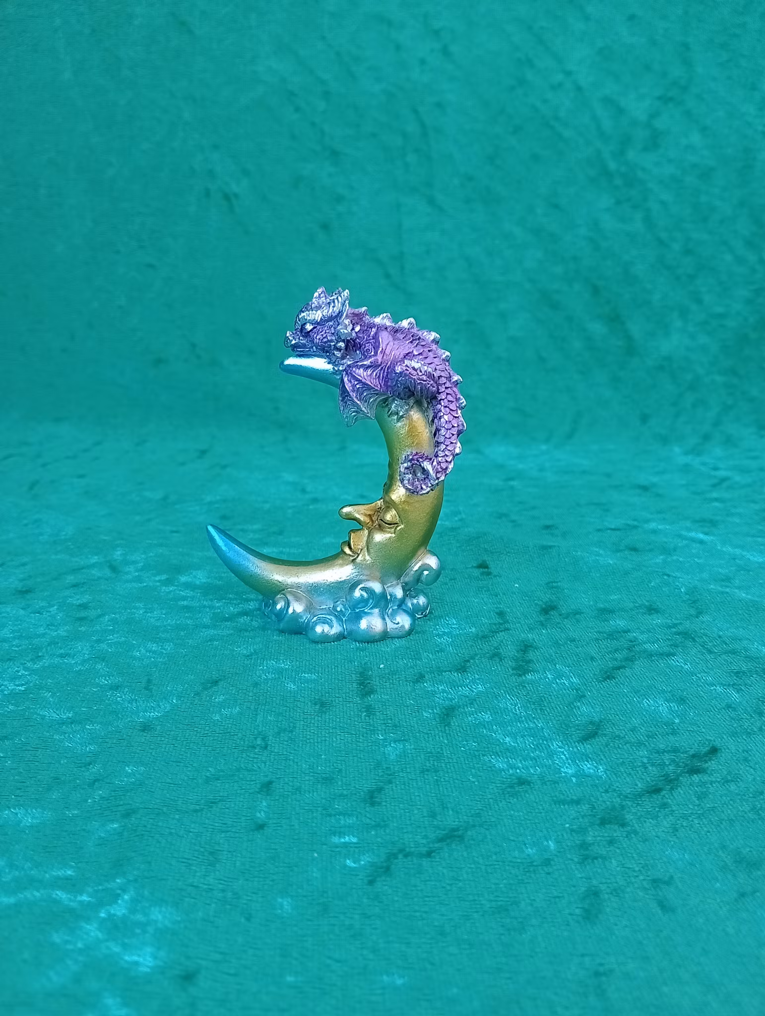 Liten drake på måne