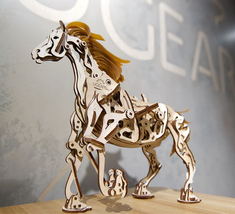Ugears - Horse - Mechanoid - Byggsats i trä