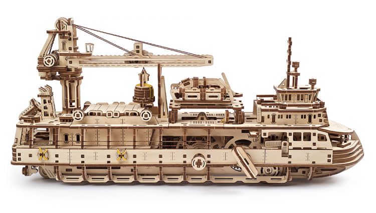 Ugears - Research Vessel - Byggsats i trä