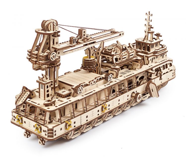 Ugears - Research Vessel - Byggsats i trä