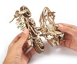 Ugears - Scrambler motorcykel UGR-10 - Byggsats i trä