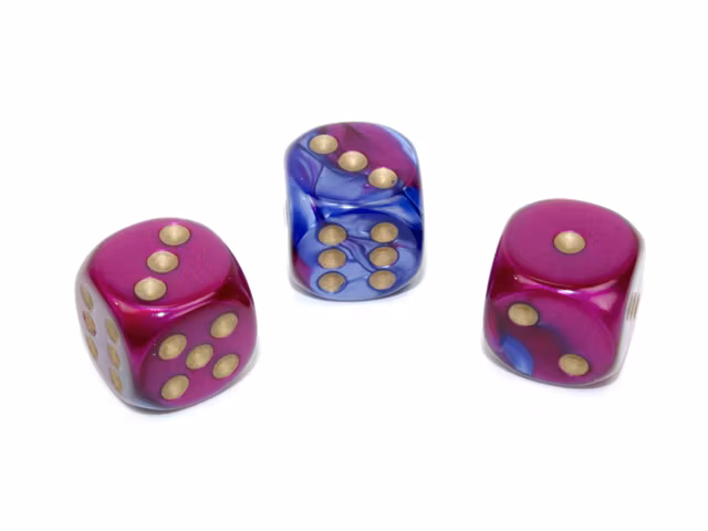 Tärningar i en färgmix av  blå och Lila med guldfärgade prickar från Chessex.
