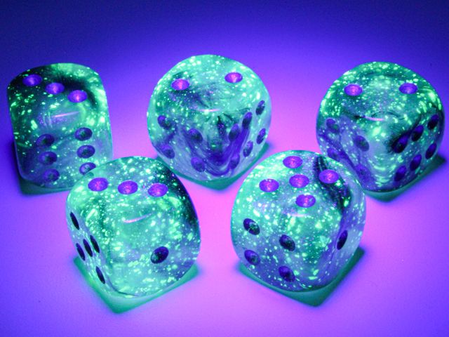 Tärningar - Borealis 16mm d6 Light Smoke/silver Luminary Dice Block (12 dice)