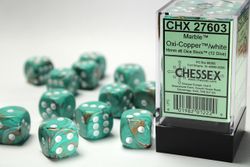 Tärningar - Marble 16mm d6 Oxi-Copper/white Dice Block (12 dice)