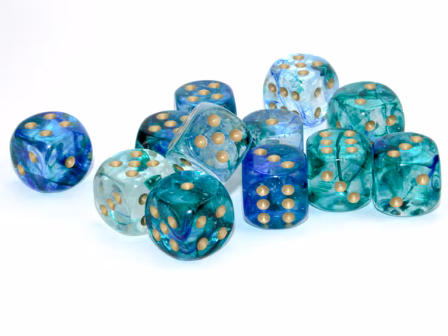 Tärningar i en havsblå färgmix med guldfärgade prickar från Chessex.