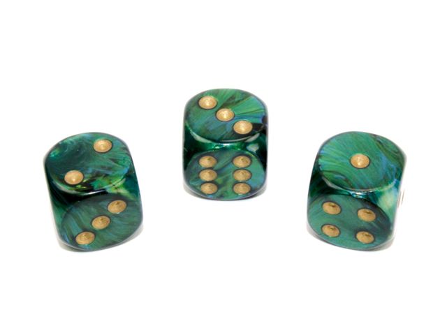 Jade färgade tärningar med guldfärgade prickar från Chessex.