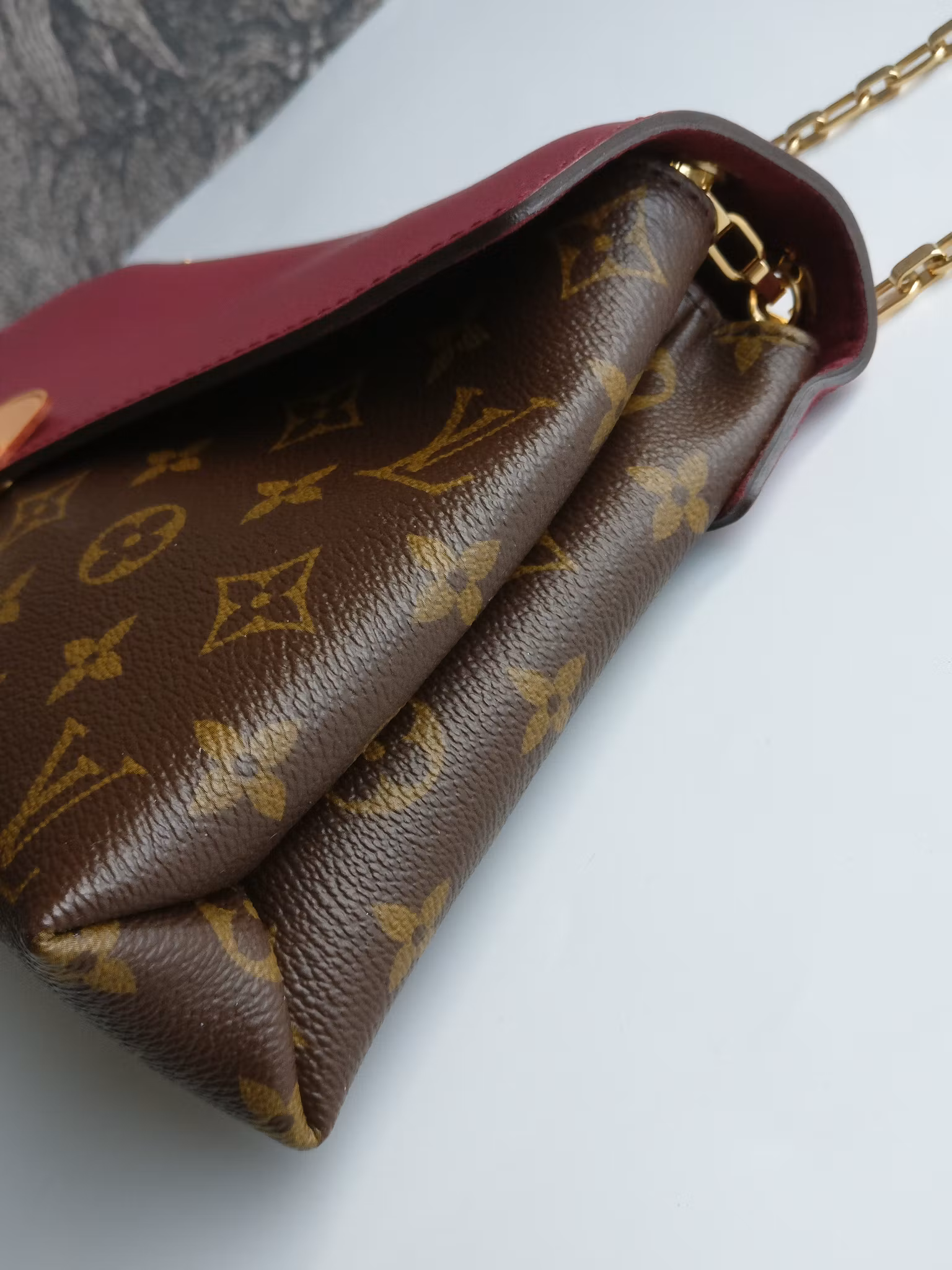 Louis Vuitton Pallas Chain Bag