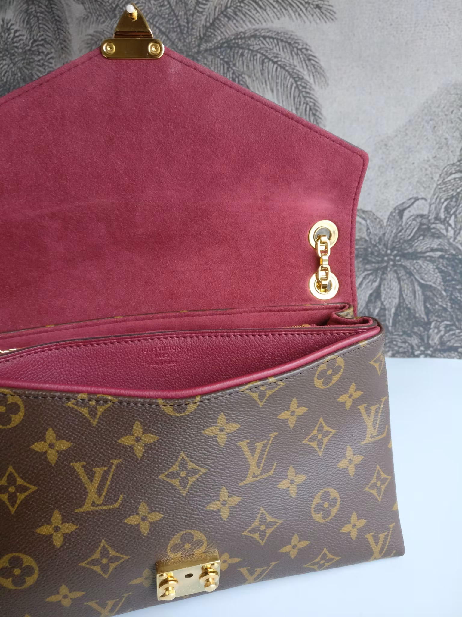 Louis Vuitton Pallas Chain Bag
