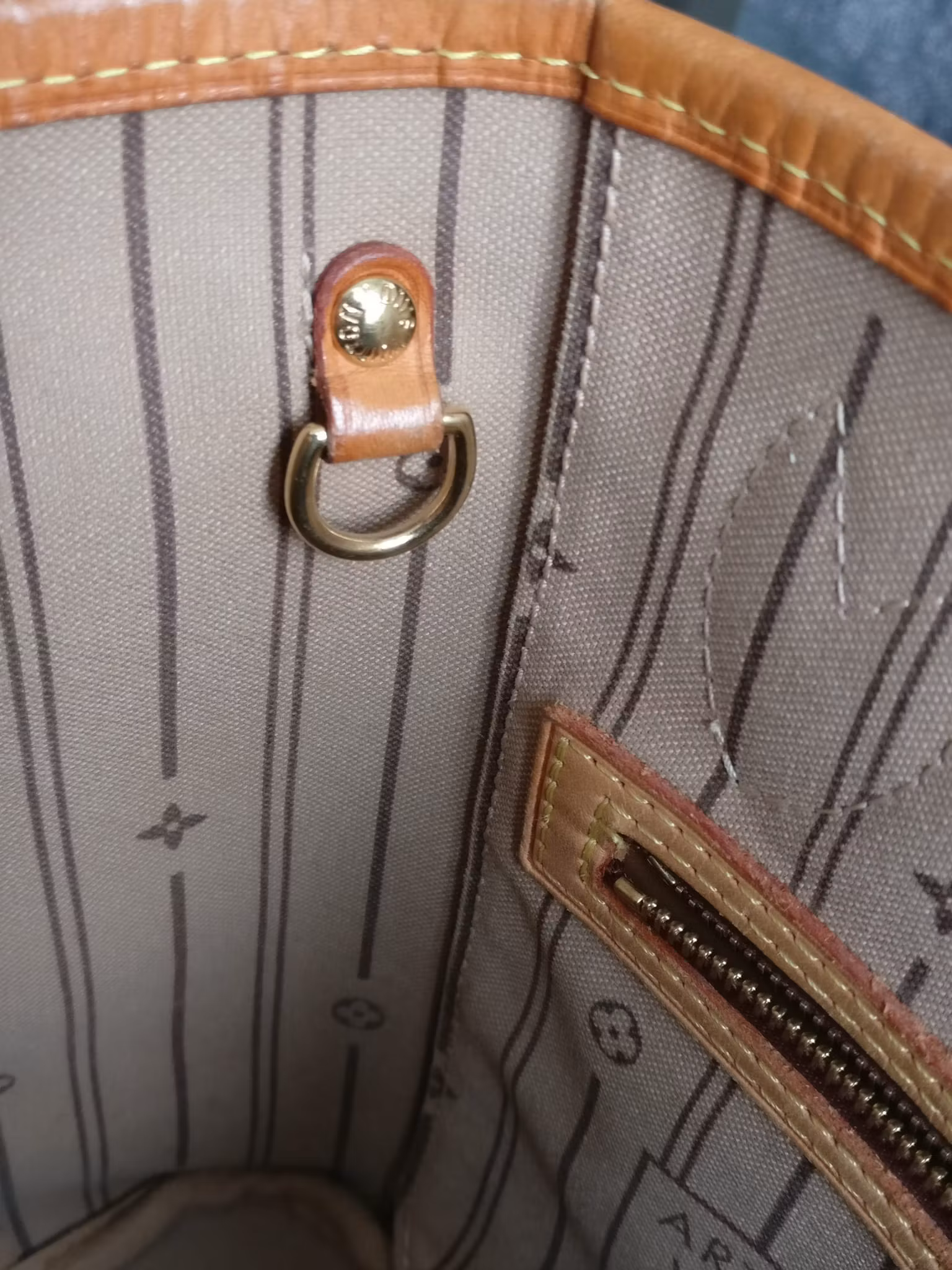 Louis Vuitton Neverfull PM