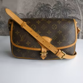 Louis Vuitton Sologne
