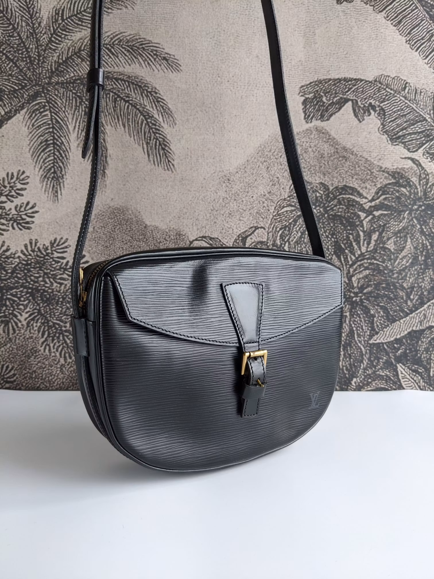 Louis Vuitton Jeune Fille MM epi