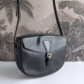 Louis Vuitton Jeune Fille MM epi