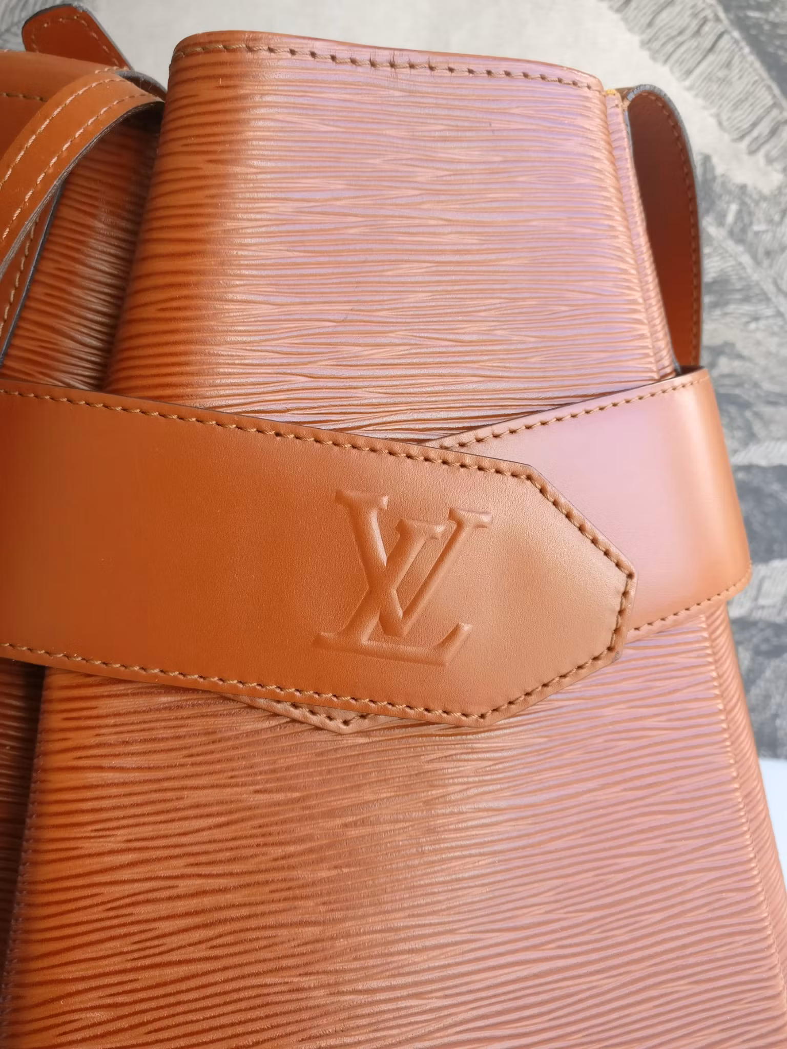 Louis Vuitton Sac D'Epaule
