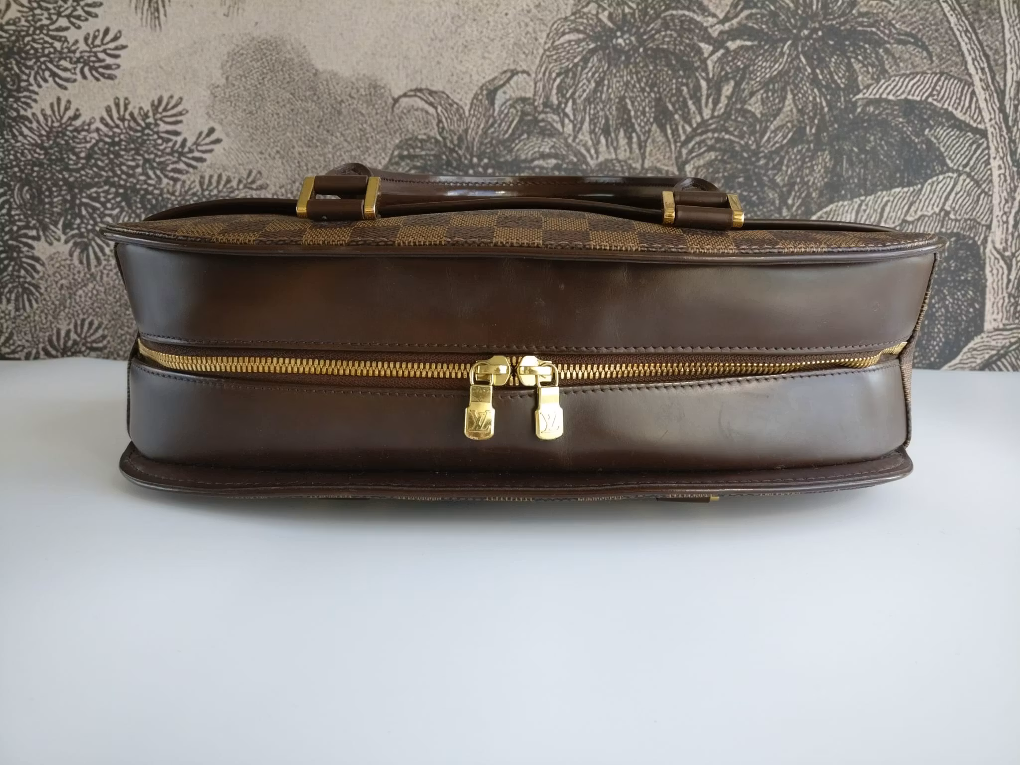 Louis Vuitton Sarria Horizontal