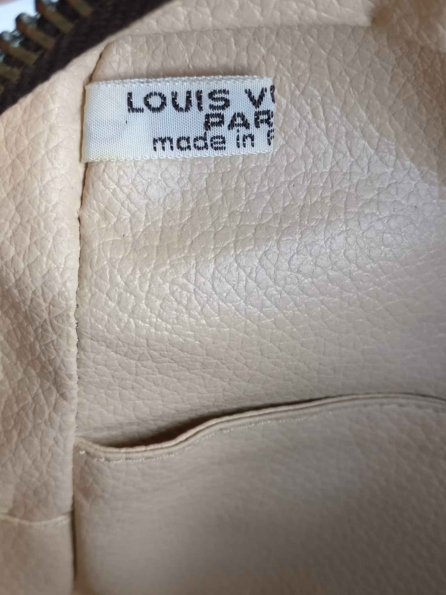 Louis Vuitton Trousse Toilette 28