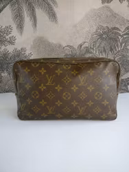 Louis Vuitton Trousse Toilette 28