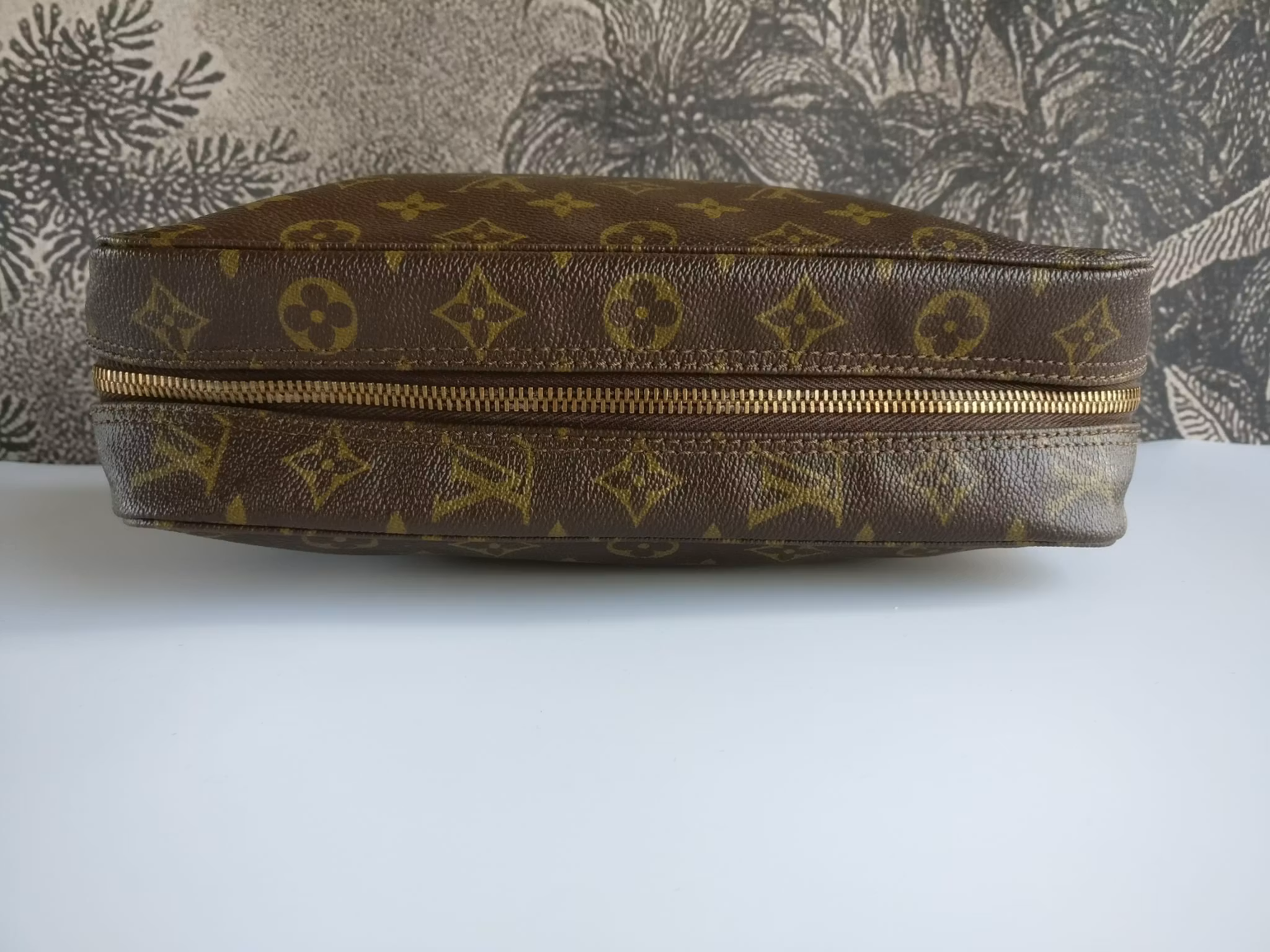 Louis Vuitton Trousse Toilette 28