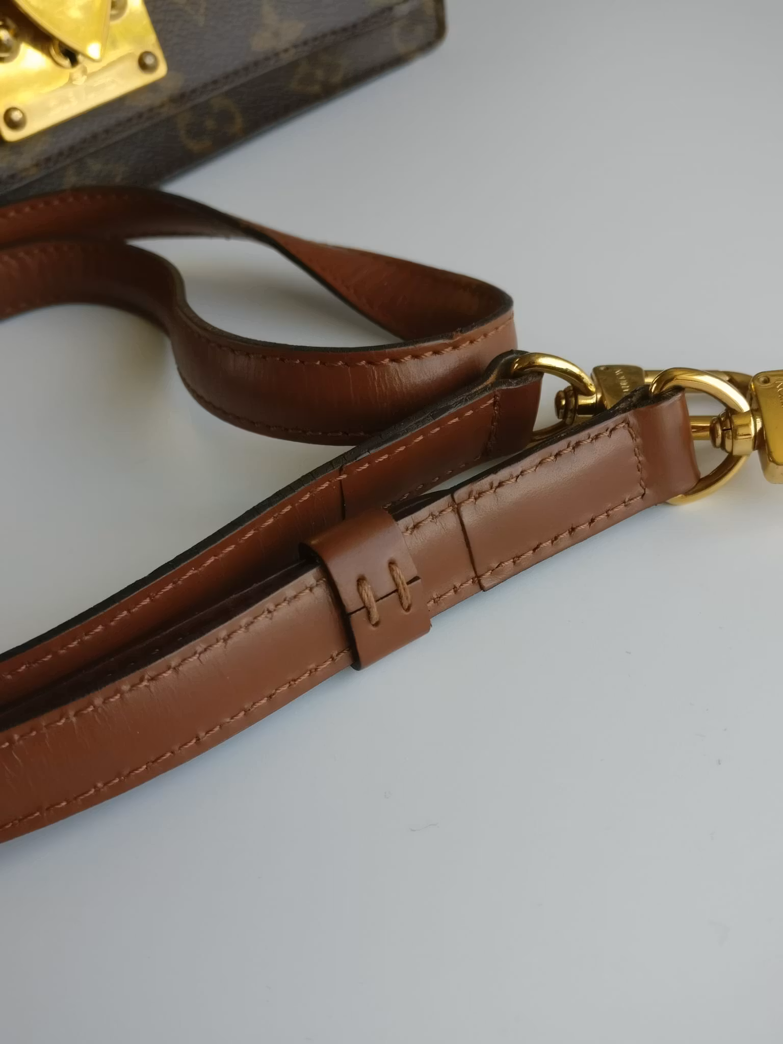 Louis Vuitton Monceau 26
