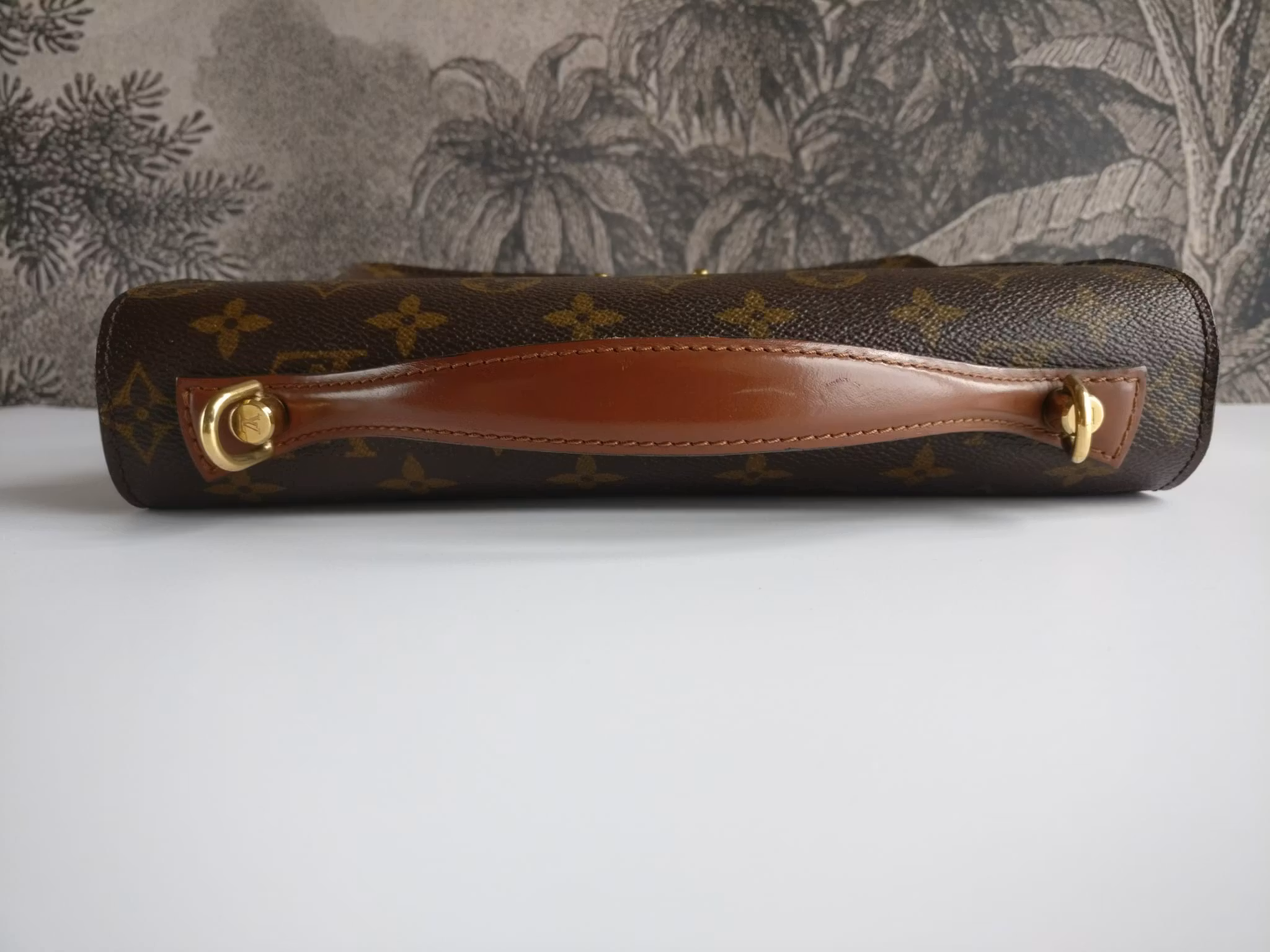 Louis Vuitton Monceau 26