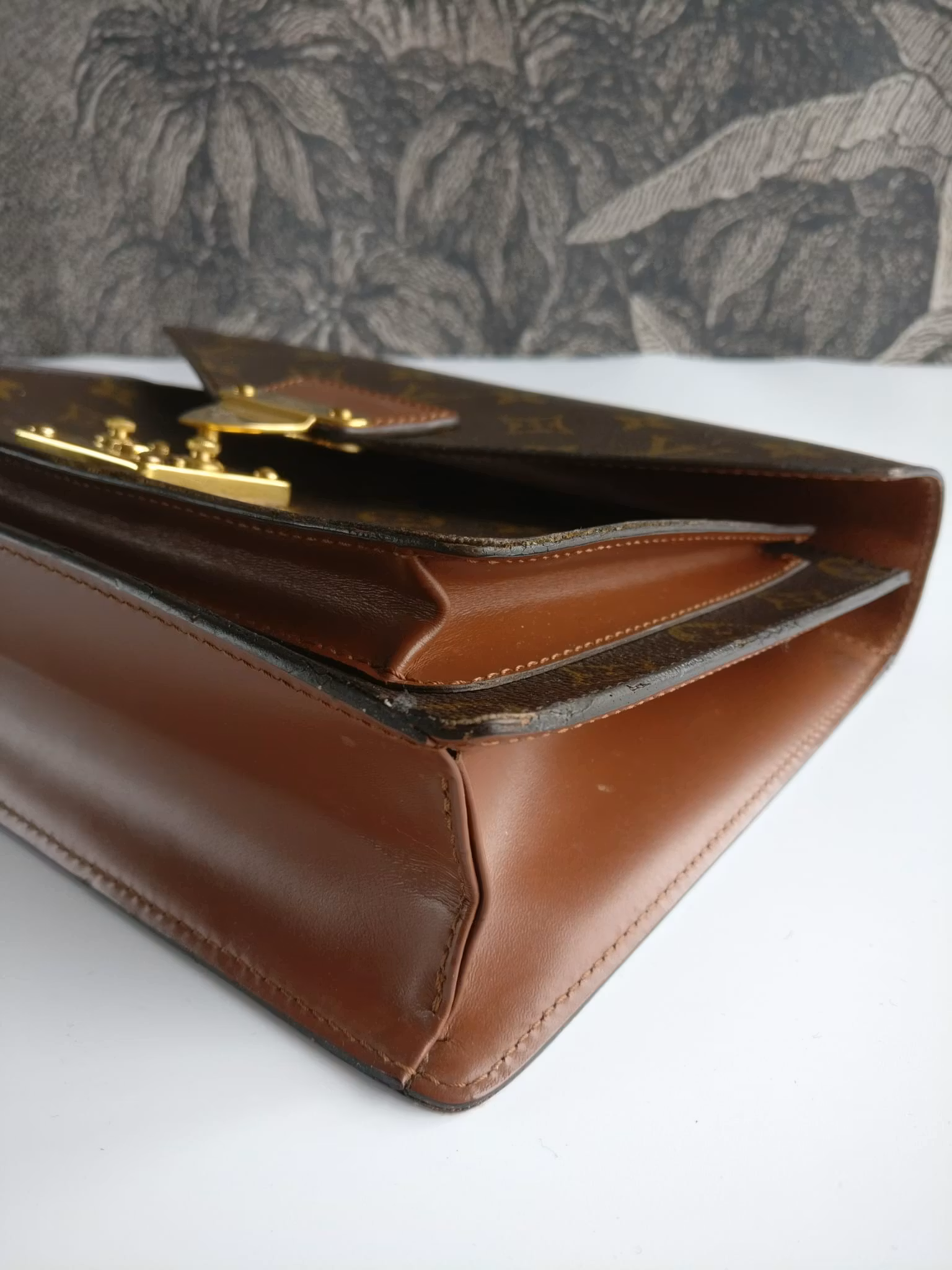 Louis Vuitton Monceau 26