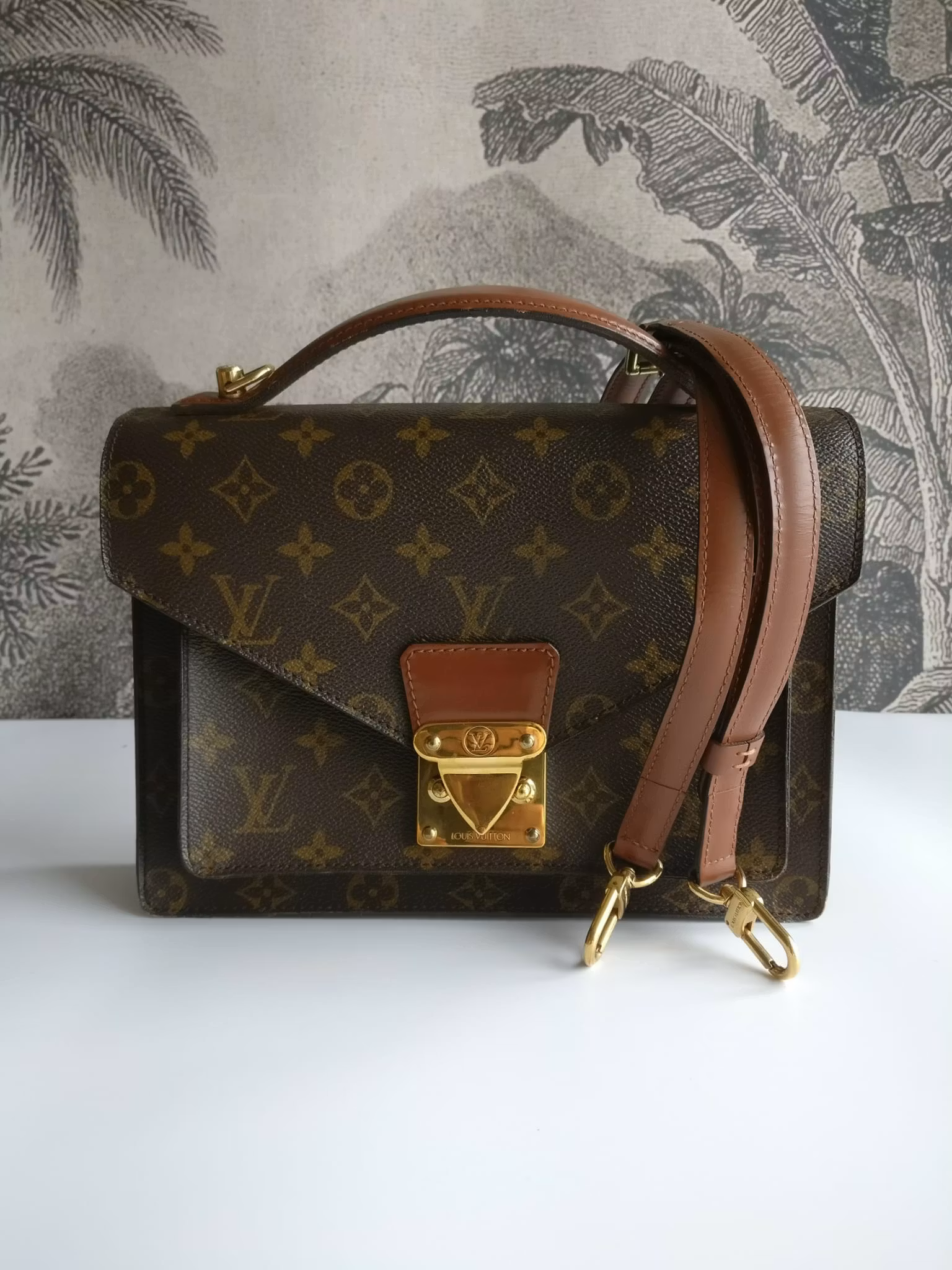 Louis Vuitton Monceau 26