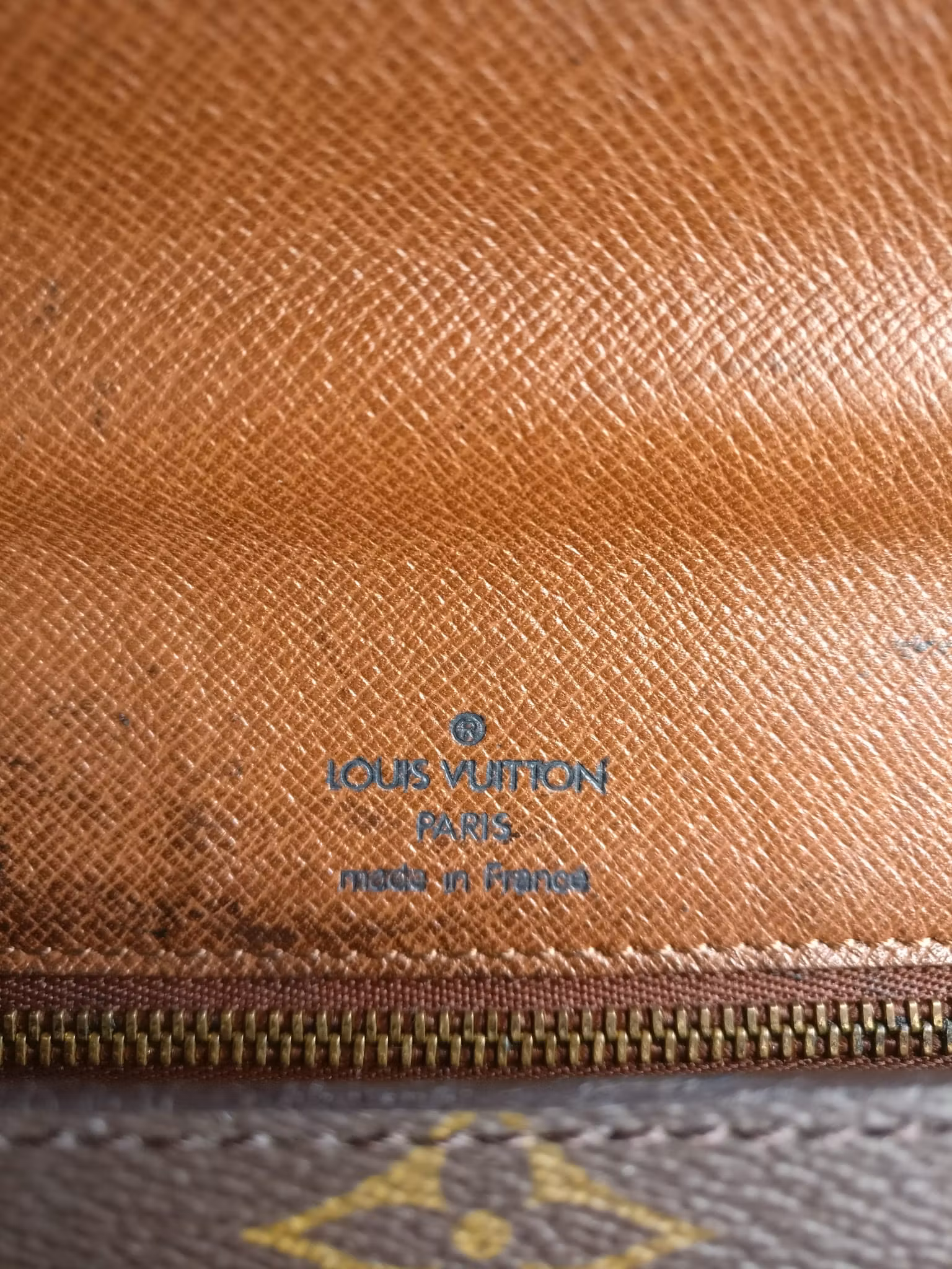 Louis Vuitton Monceau 26