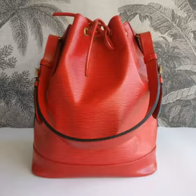 Louis Vuitton Noé GM red epi