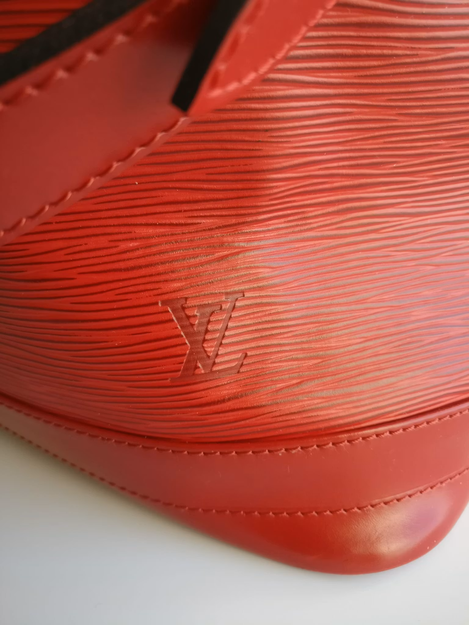 Louis Vuitton Noé GM red epi