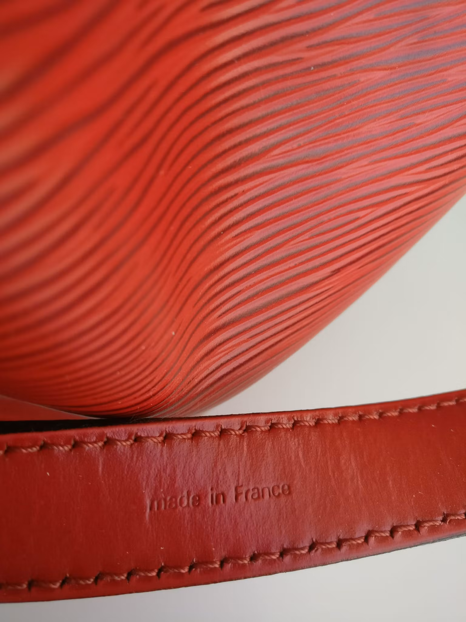 Louis Vuitton Noé GM red epi