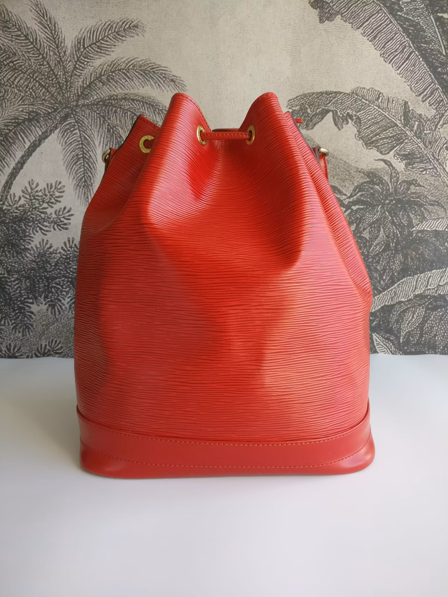 Louis Vuitton Noé GM red epi