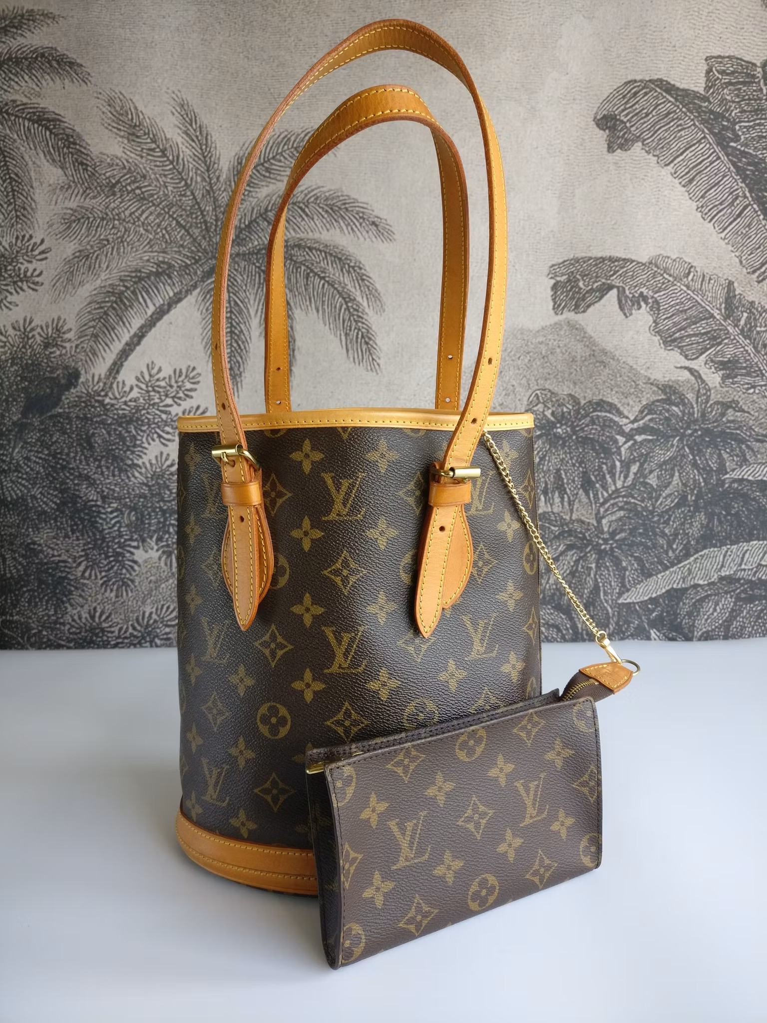 Louis Vuitton Bucket PM