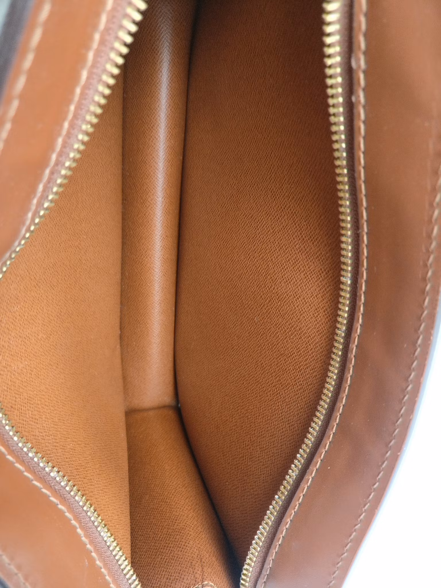 Louis Vuitton Pochette Homme