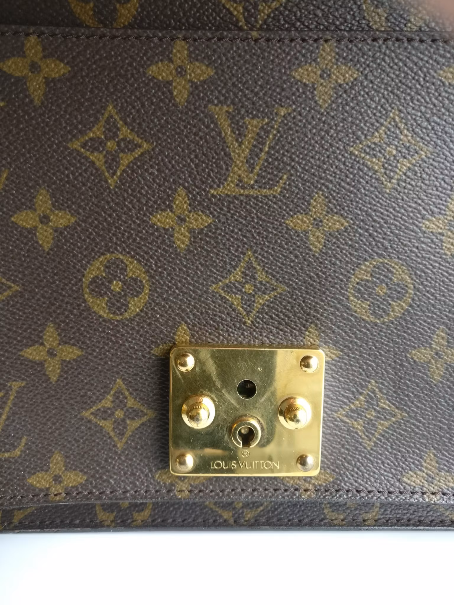 Louis Vuitton Monceau 26