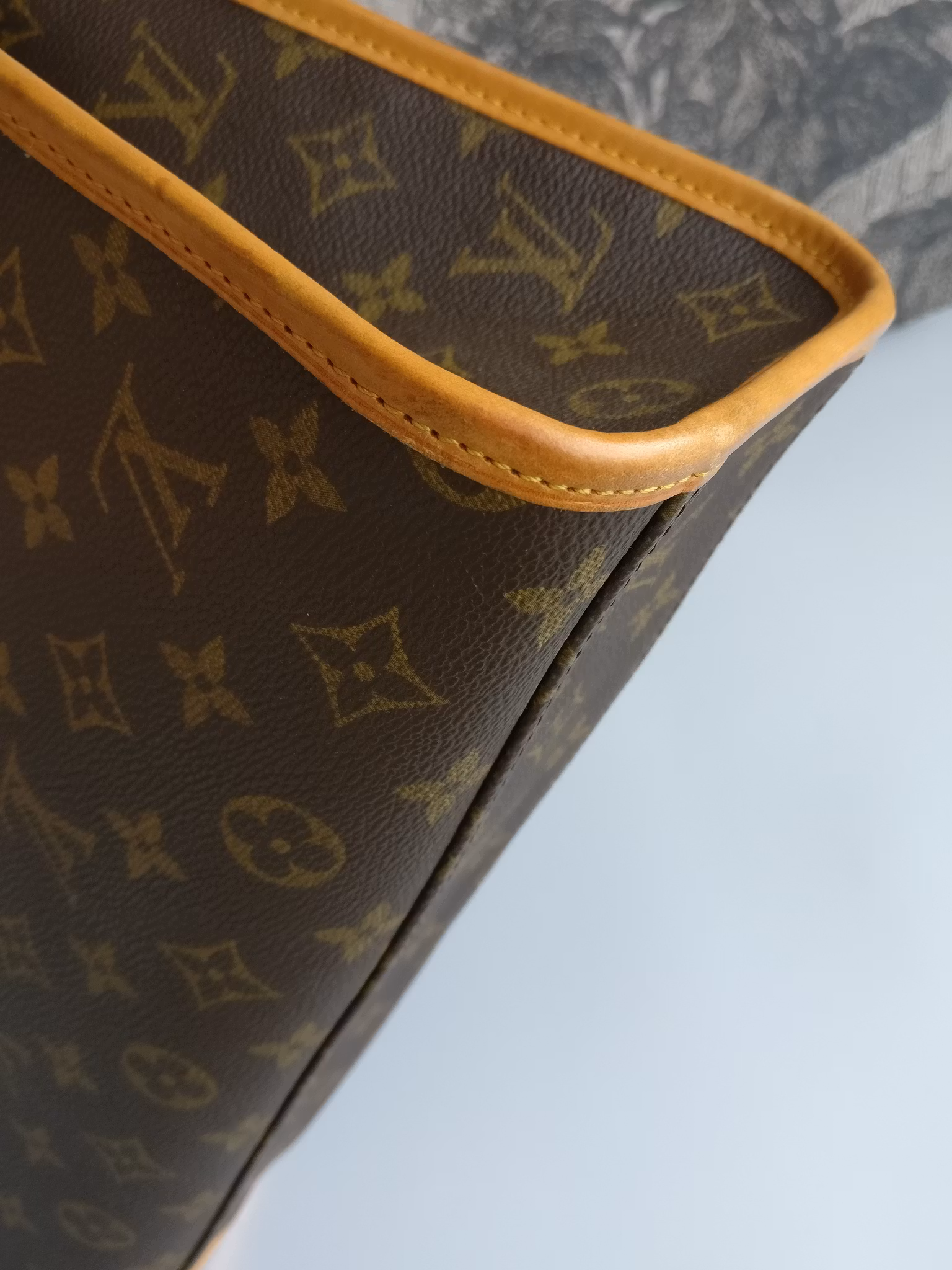Louis Vuitton Bel Air briefcase