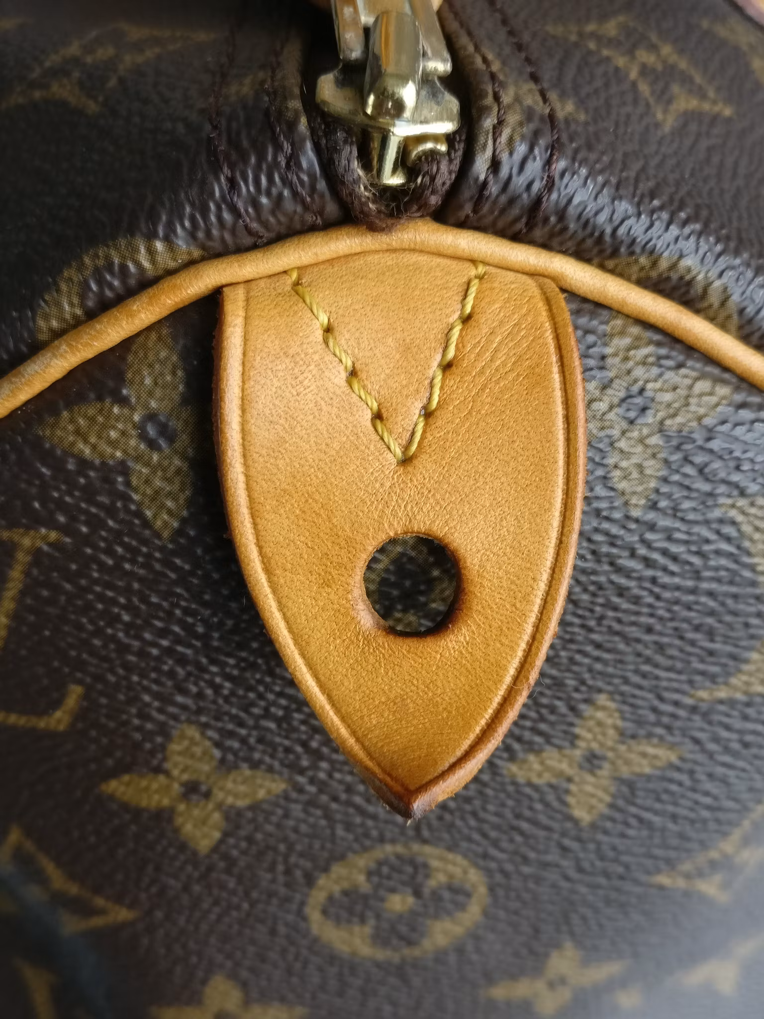 Louis Vuitton Speedy 30