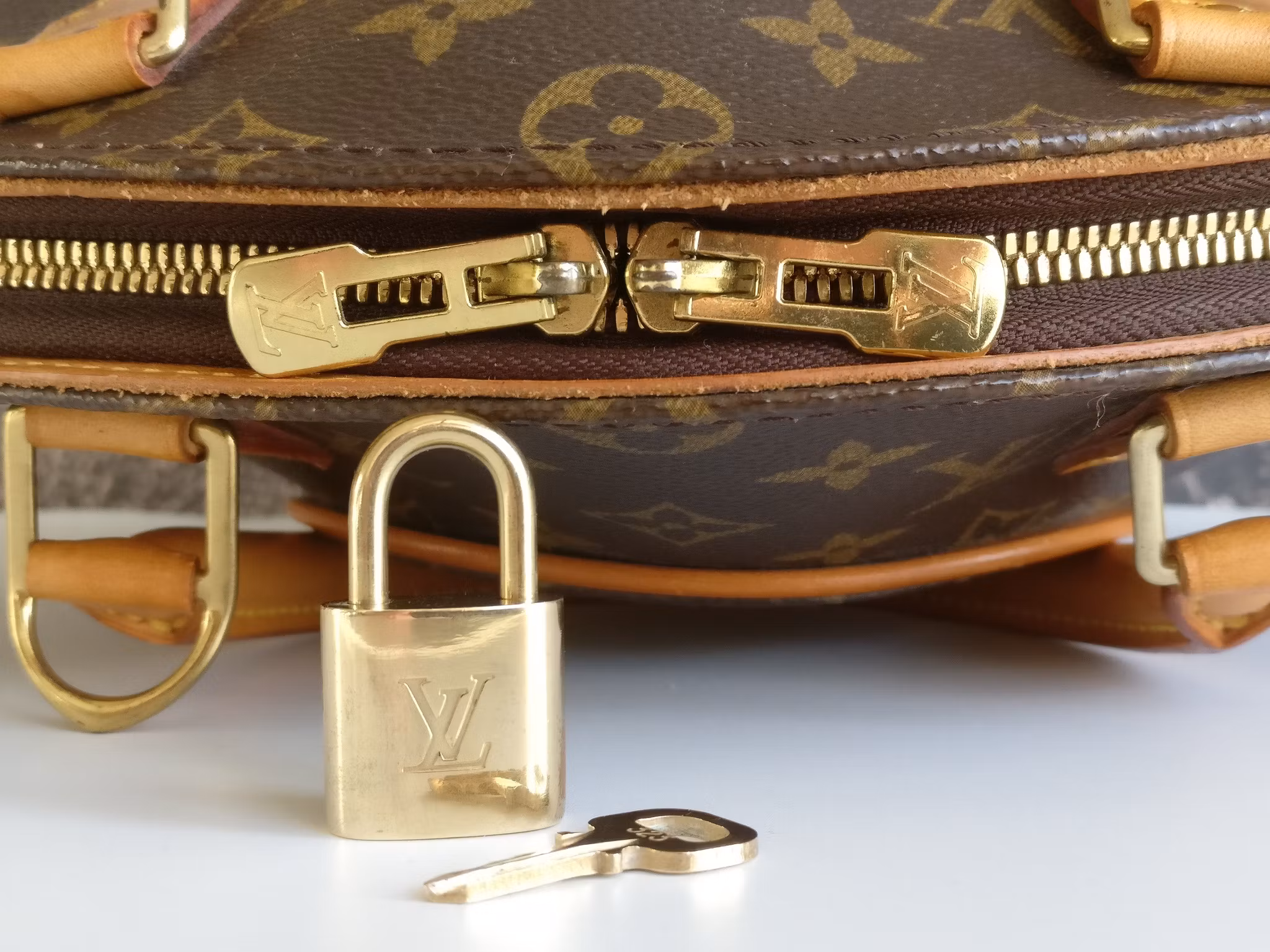 Louis Vuitton Ellipse PM