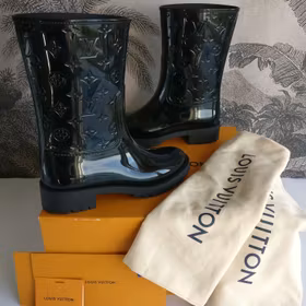Louis Vuitton Drops Flat Half Boots