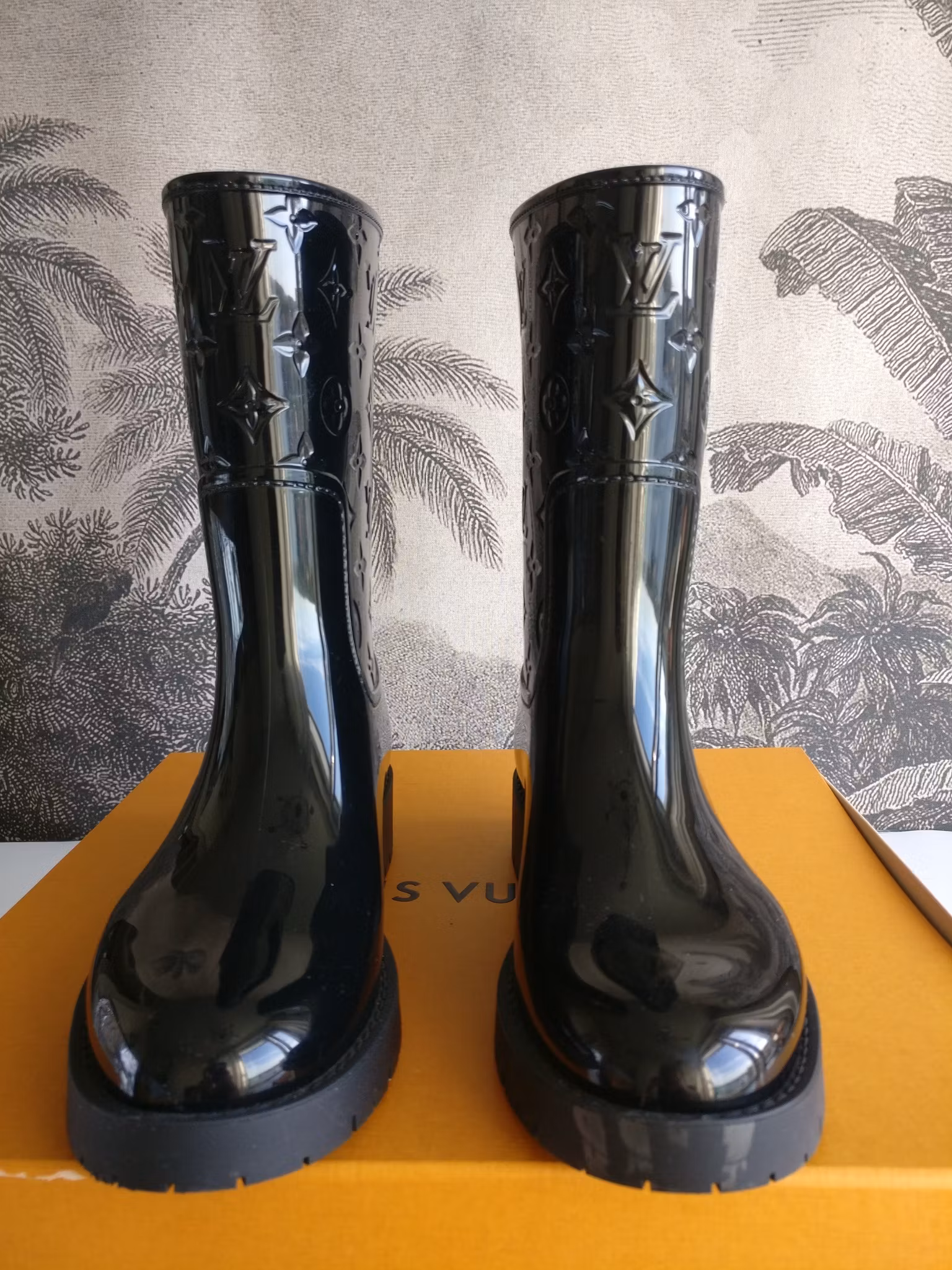 Louis Vuitton Drops Flat Half Boots