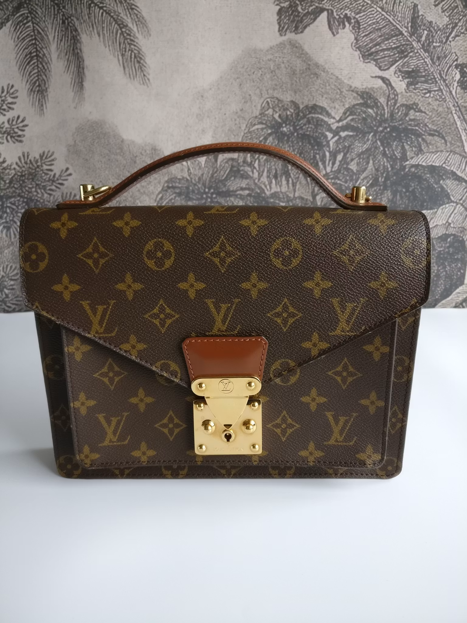 Louis Vuitton Monceau 26