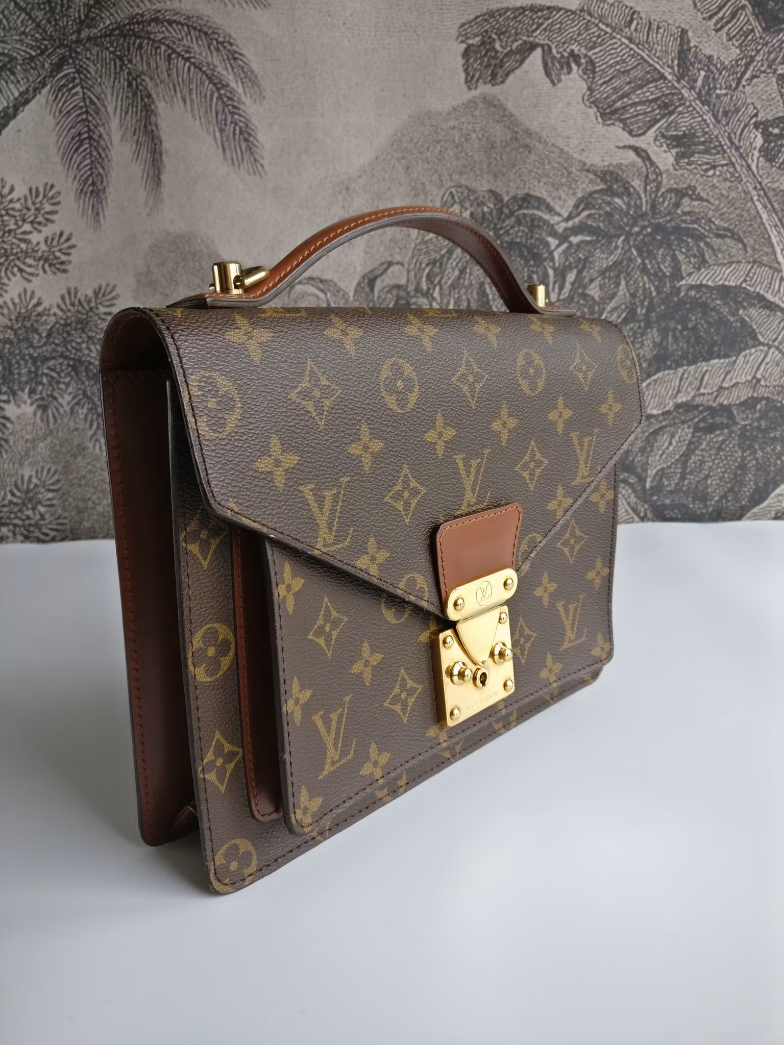 Louis Vuitton Monceau 26