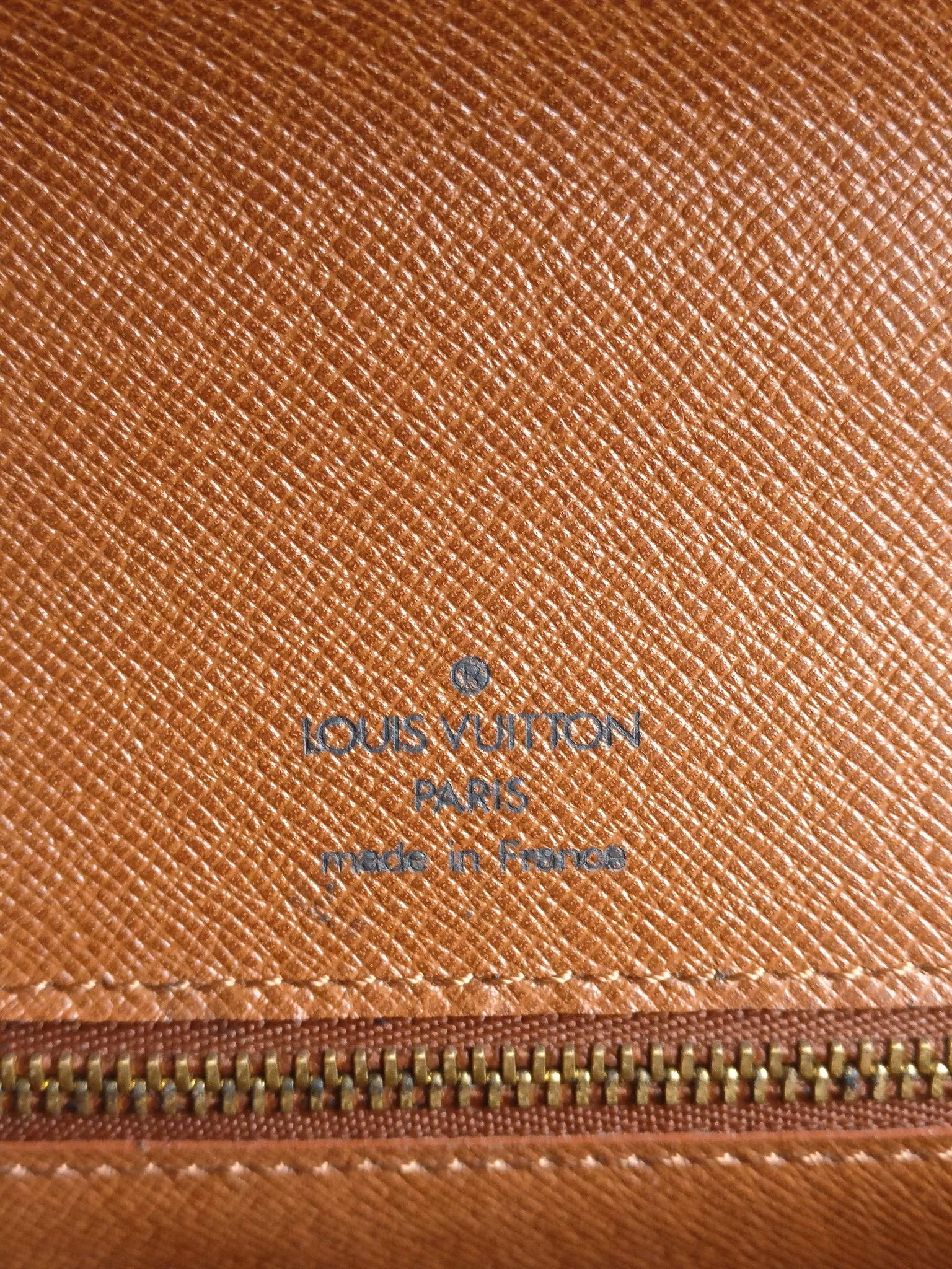Louis Vuitton Monceau 26