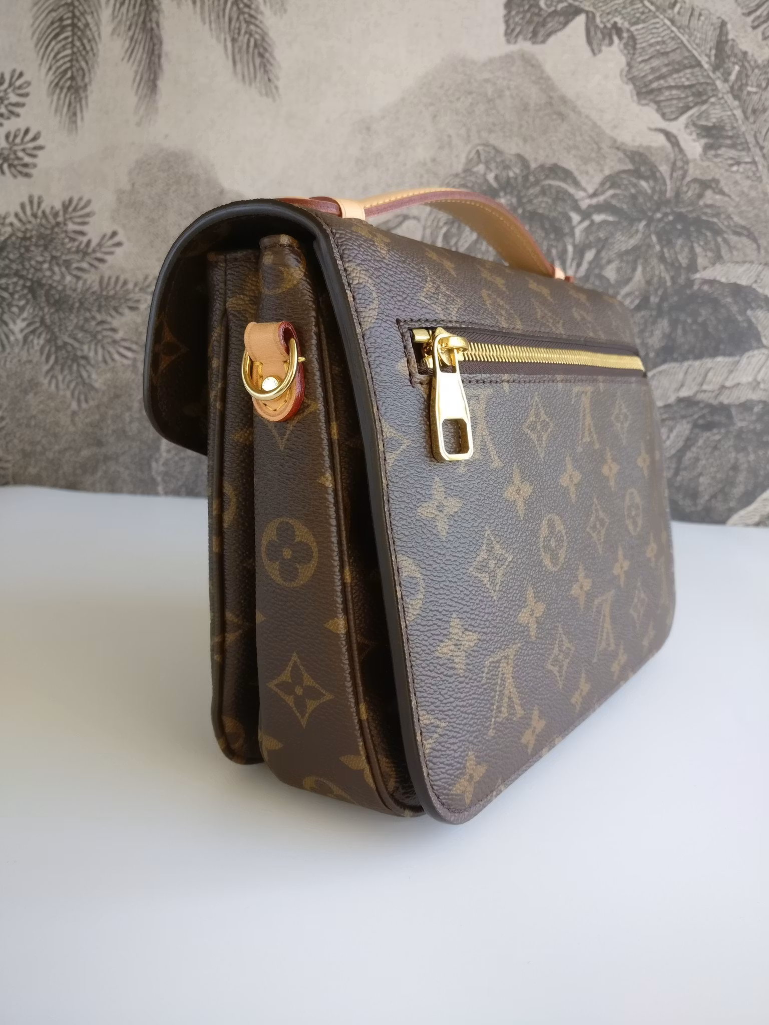 Louis Vuitton Pochette Metis