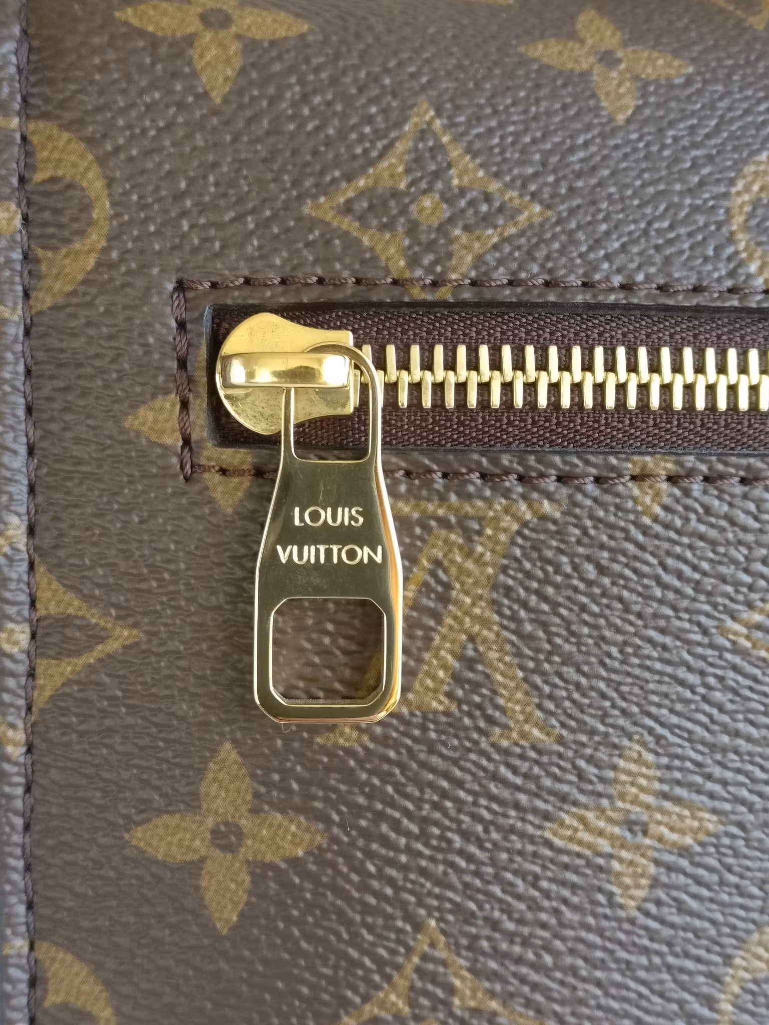 Louis Vuitton Pochette Metis
