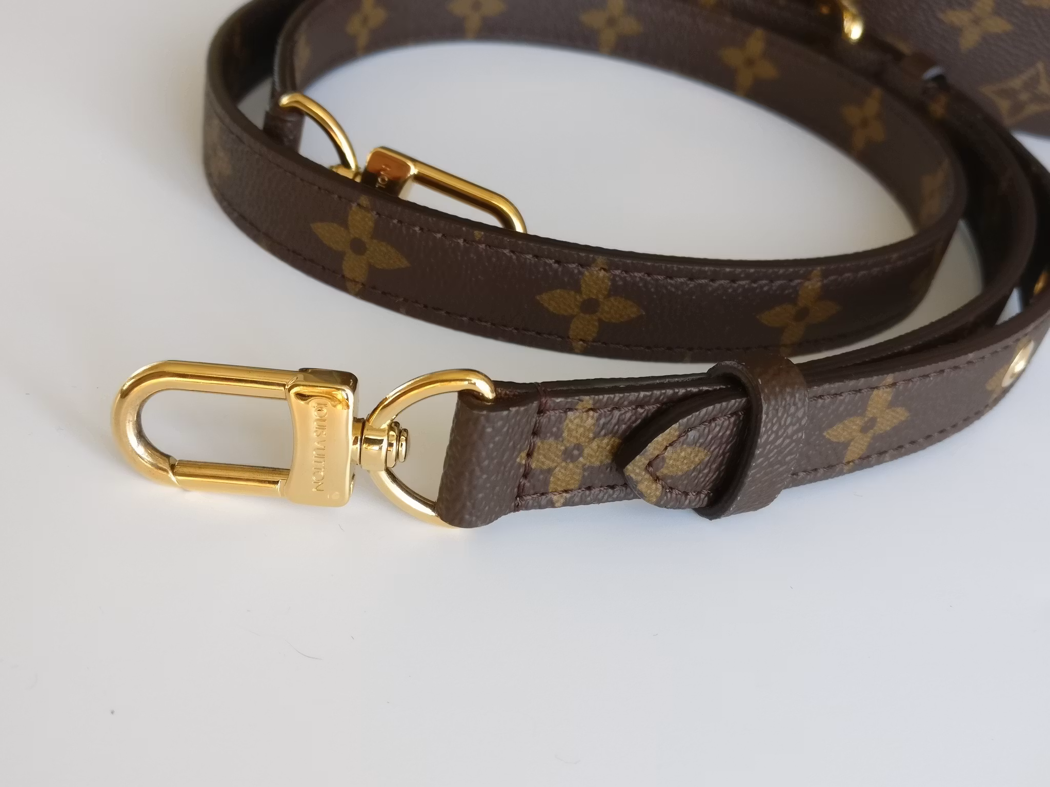 Louis Vuitton Pochette Metis