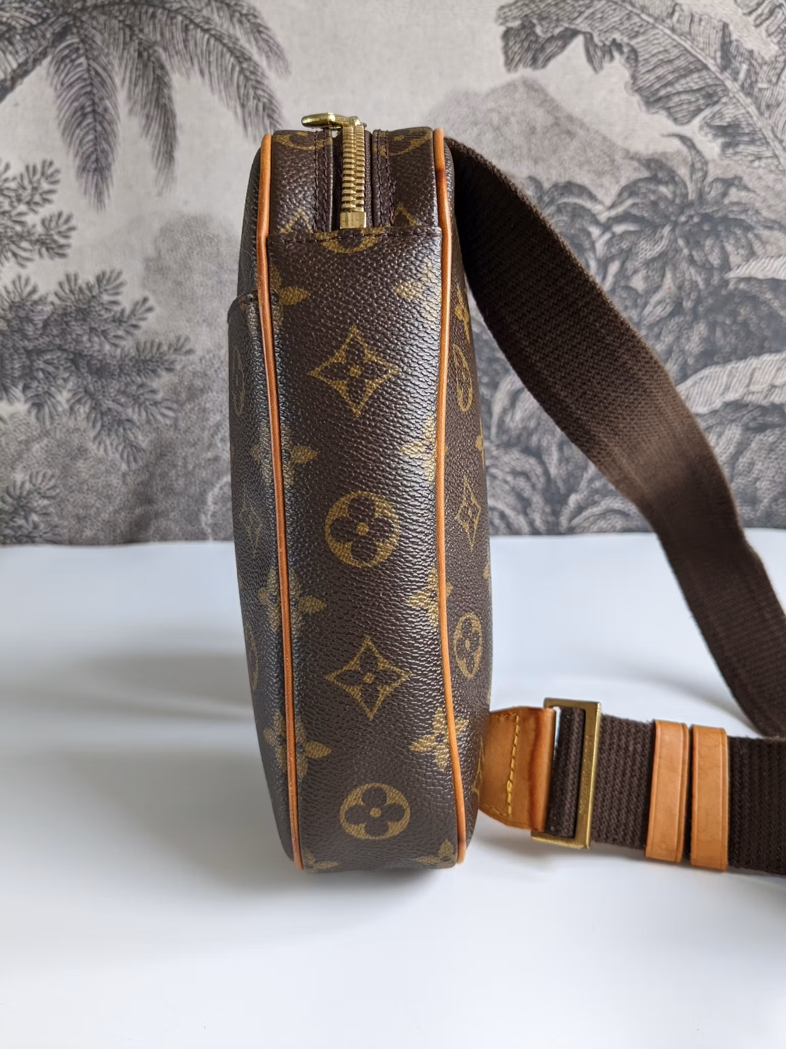 Louis Vuitton Pochette Gange