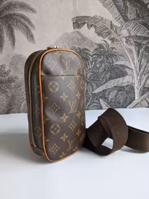 Louis Vuitton Pochette Gange