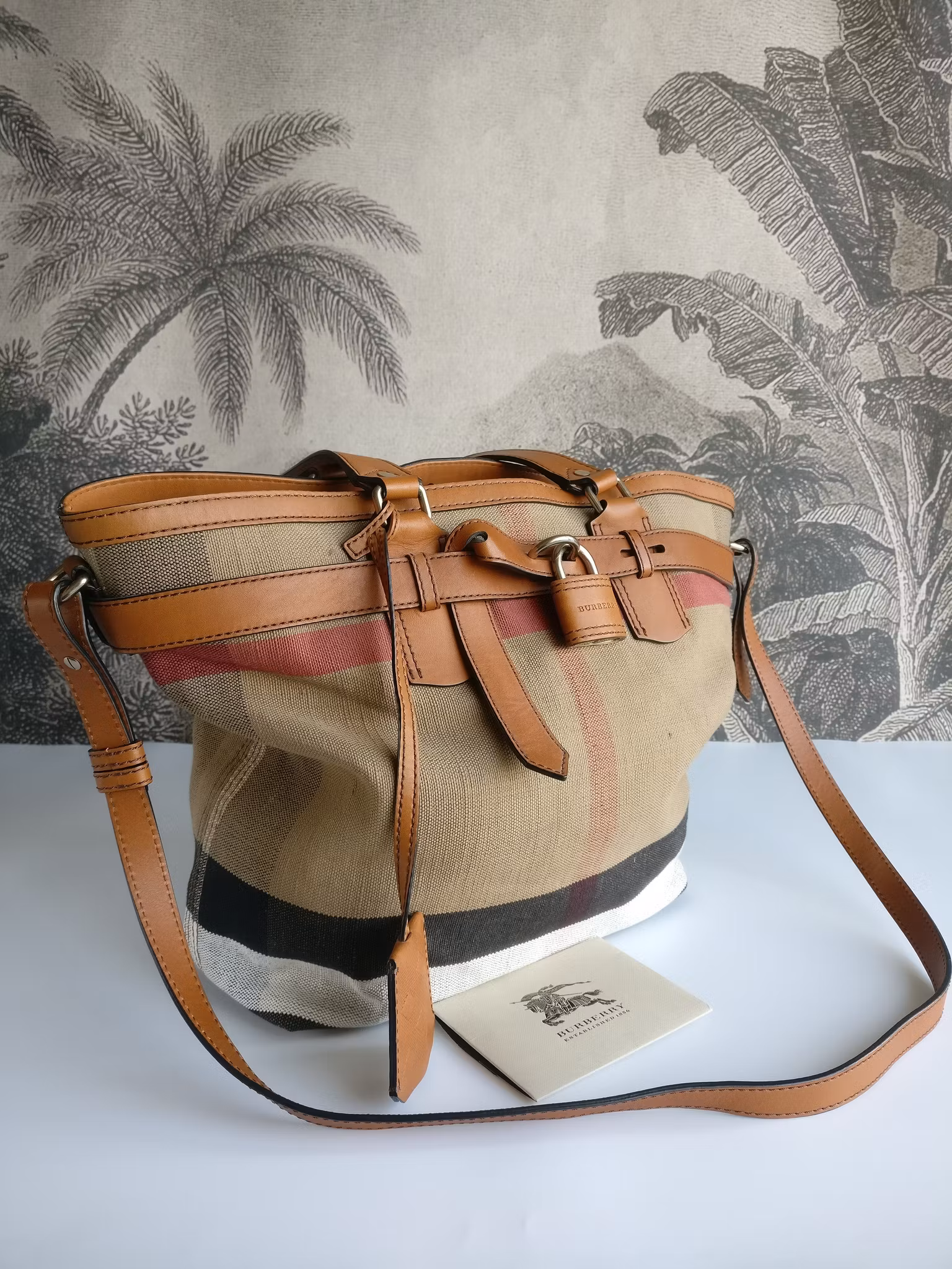 Burberry tote