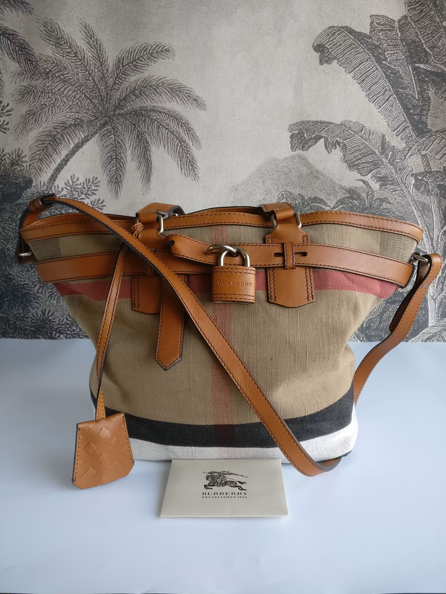 Burberry tote
