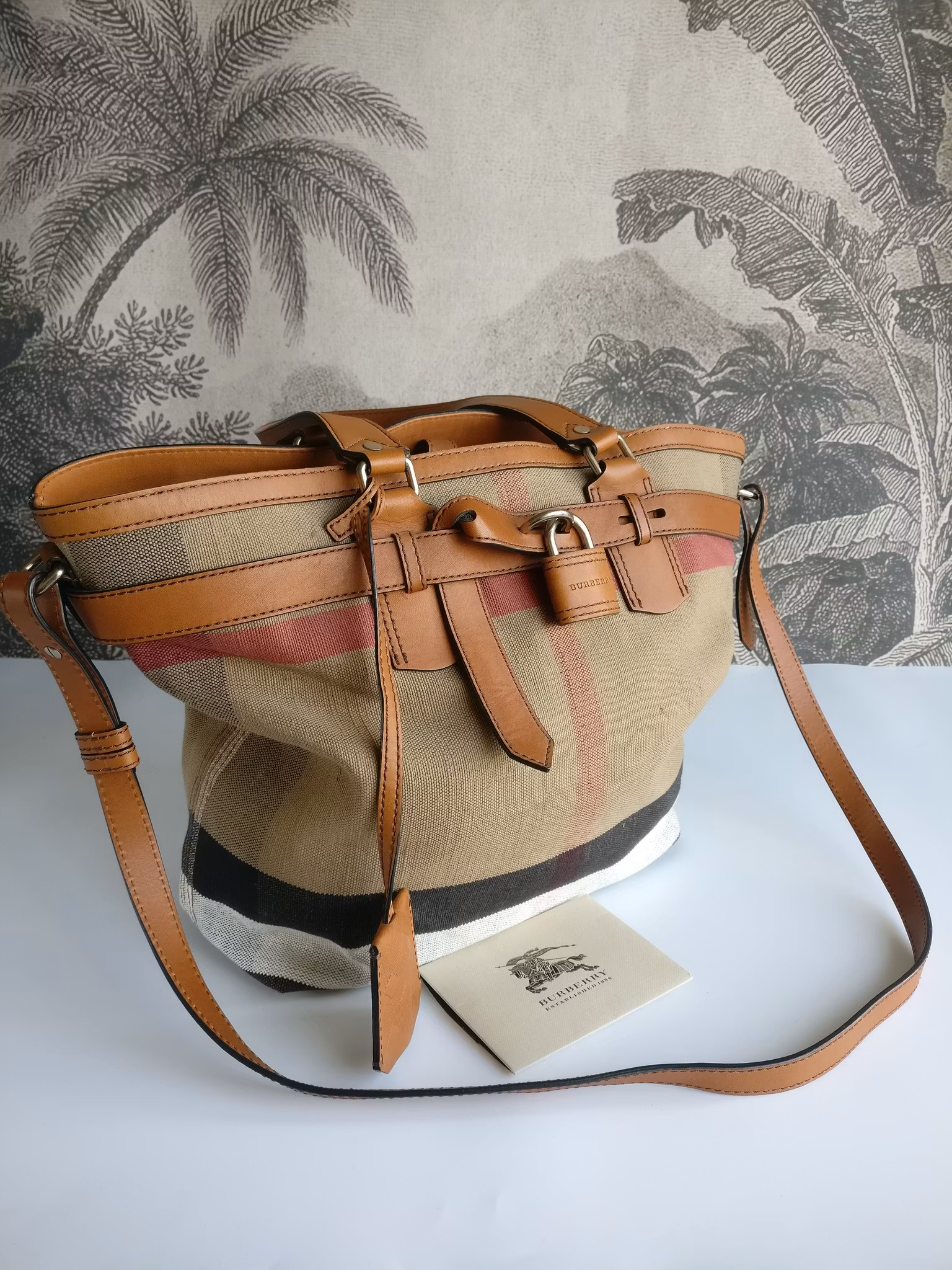 Burberry tote