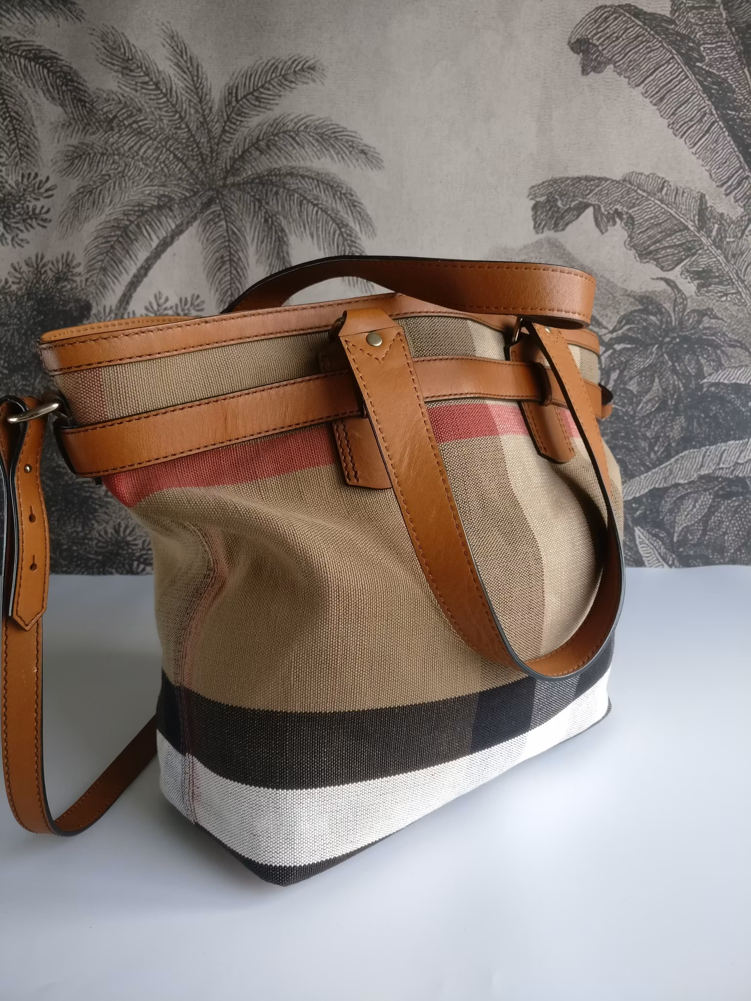 Burberry tote